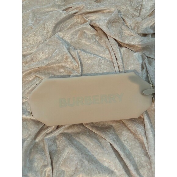 Burberry Handbags - Burberry cosmetics pouch